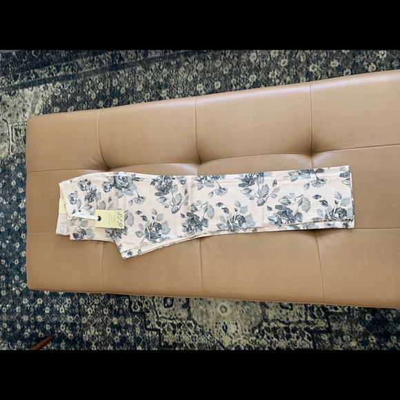 The Limited - 678 Skinny‎ Jeans - Floral - Picture 4 of 5